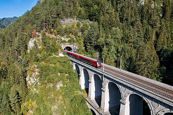 tren-unini