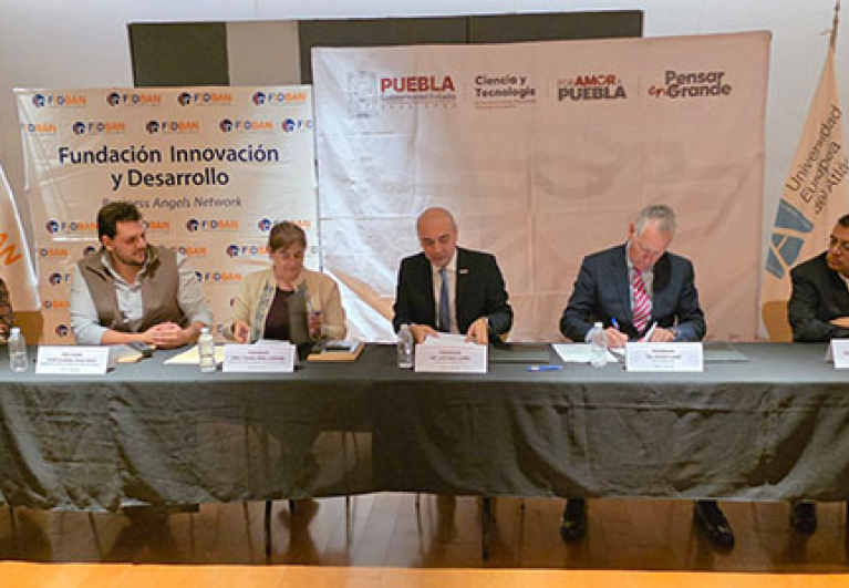 Firma del Convenio Marco de Colaboración Educativa con SECIHTI.