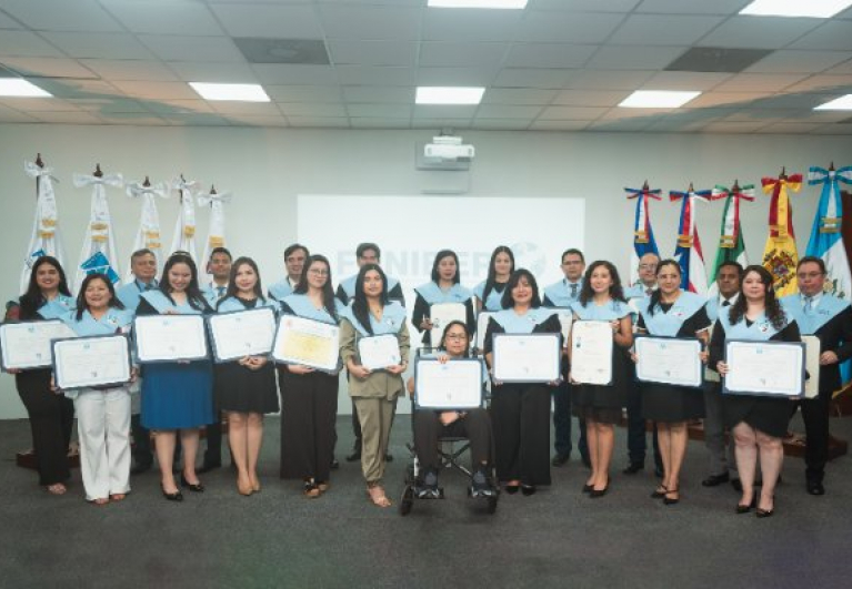 graduacion-unini-guatemala