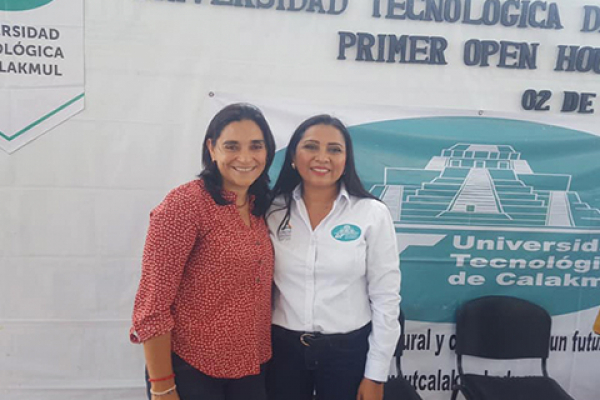 Profesora participa en el primer Open House de la UTCalakmul