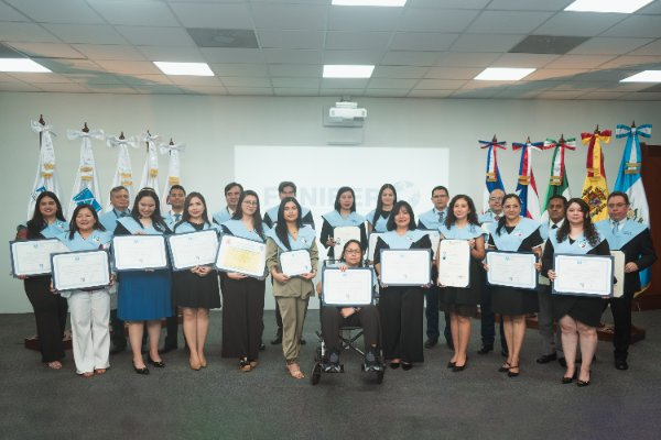 graduacion-unini-guatemala